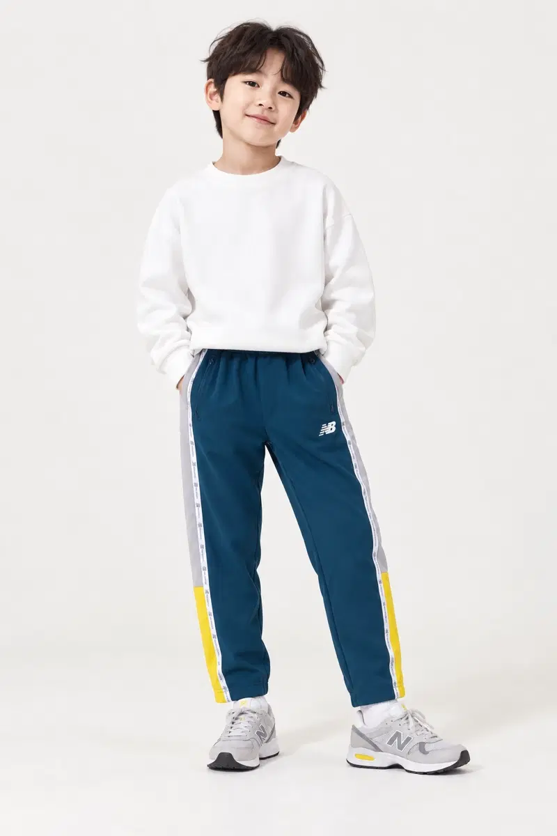 130사이즈 뉴발란스 특양면 트레이닝바지 정품 키즈 초록색