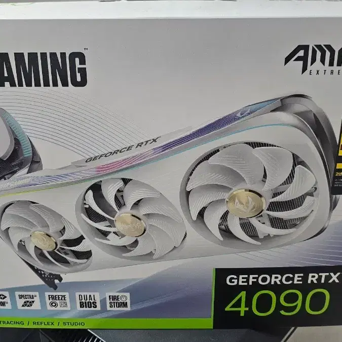 조탁 게이밍 지포스 RTX 4090 AMP EXTREME WHITE EDITION 그래픽카드
