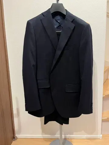 수트 컴퍼니 네이비 컬러 비즈니스 정장 175cm-6Drop