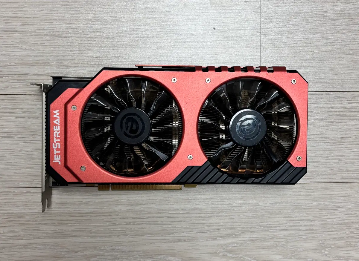 이엠텍 GeForce GTX970 4GB JETSTREAM 그래픽카드 팔아요.
