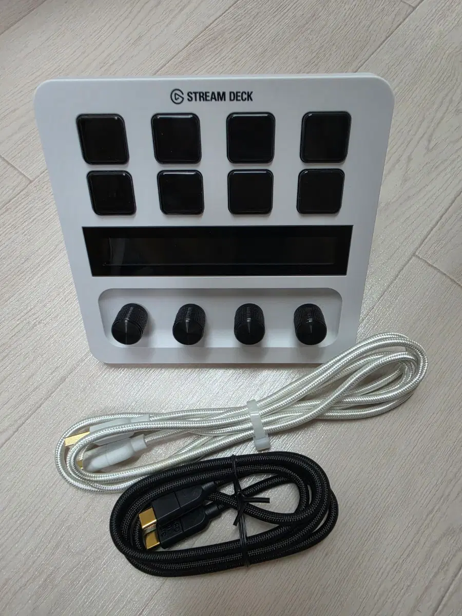 삼각지역 수원역 직거래 엘가토 스트림덱 플러스 화이트 usb 허브 포함