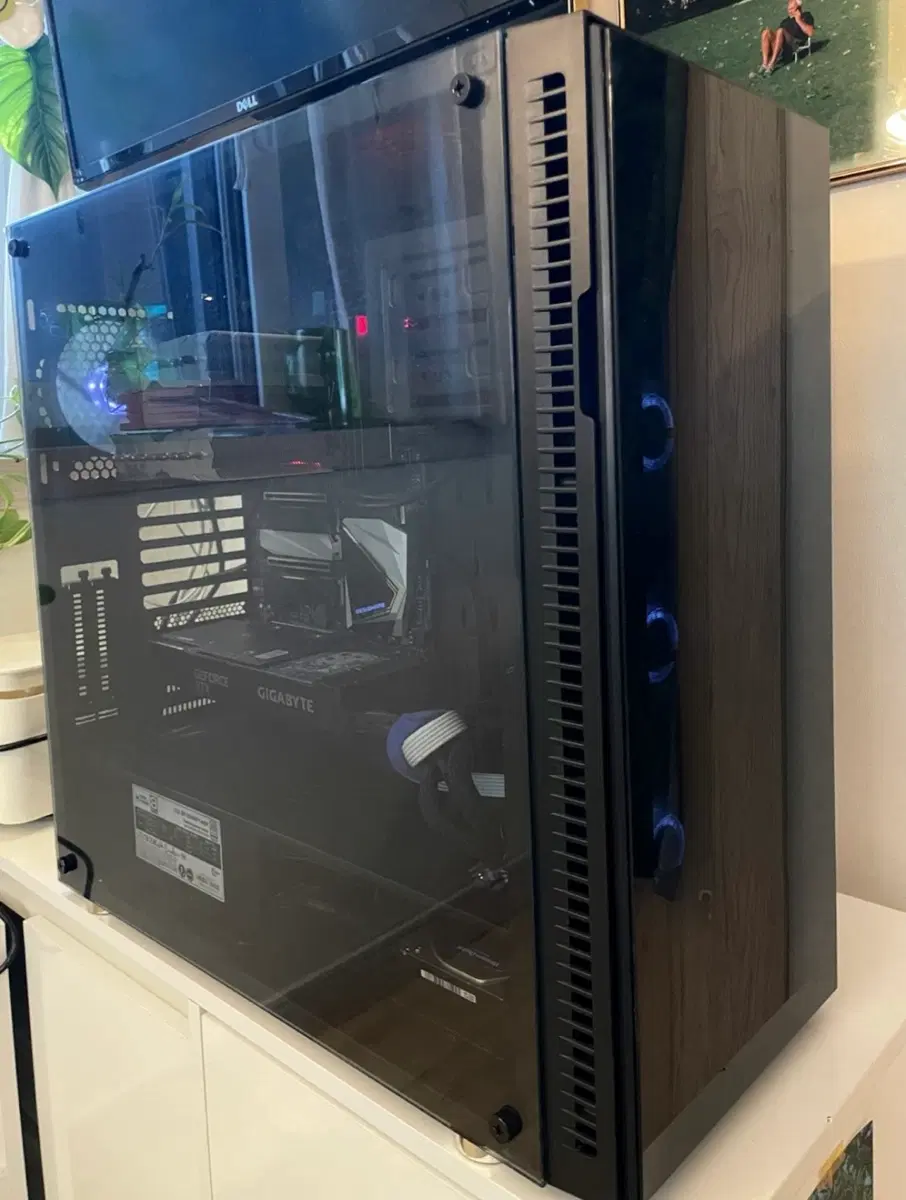 인텔 i9-10850K, 기가바이트 3090 Turbo 24GB, 슈퍼플라워 2000W 컴퓨터 본체 팝니다!