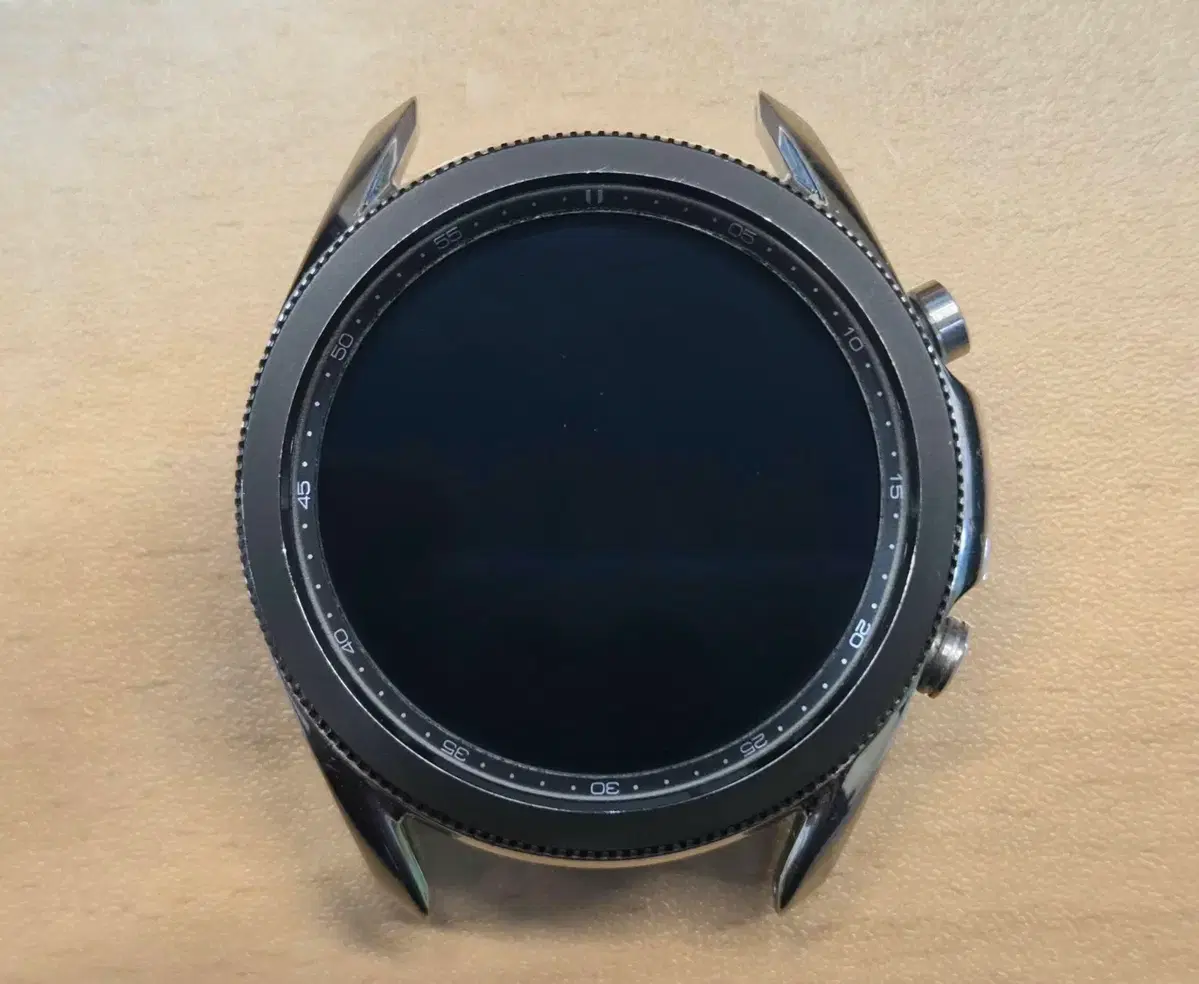 갤럭시워치3 45mm 미스틱실버 판매합니다.