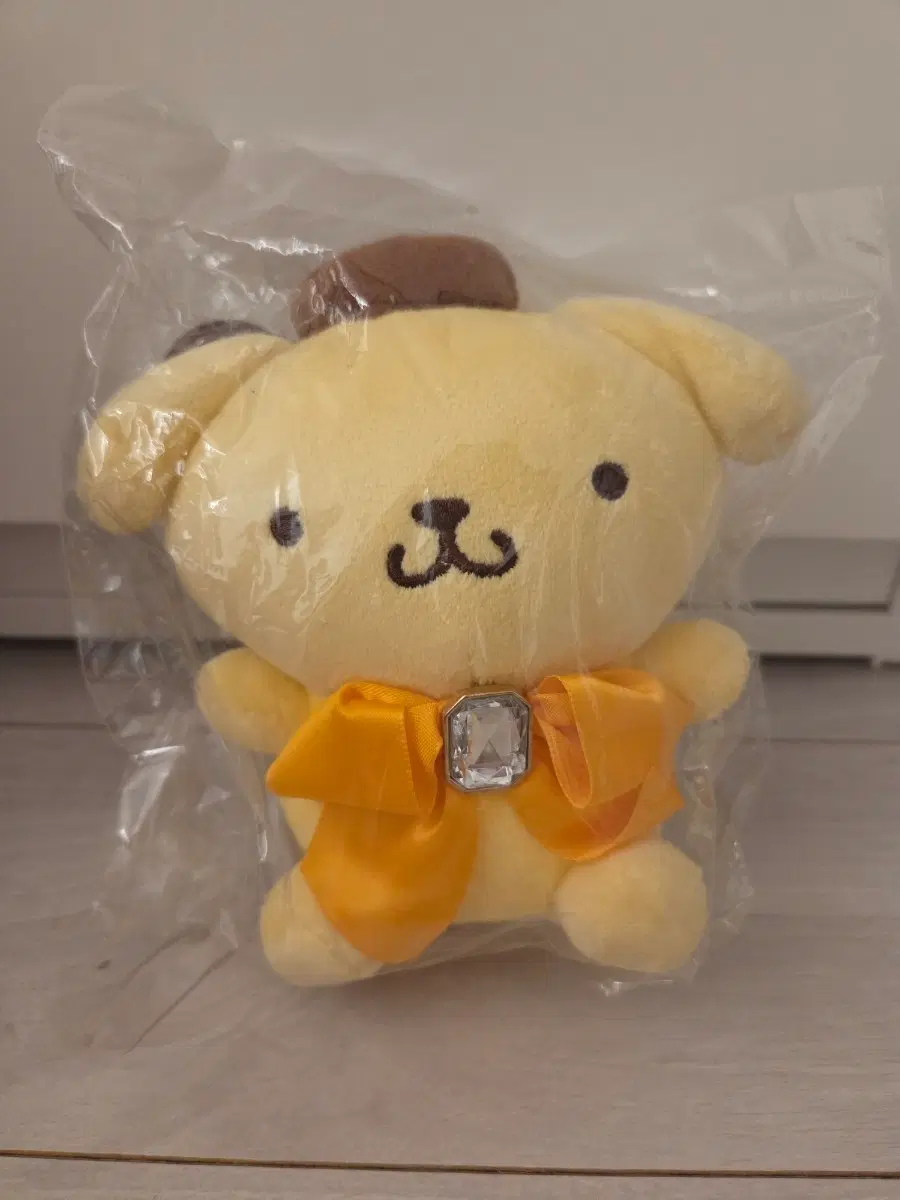 폼폼푸린 인형 옐로우 리본 보석 장식