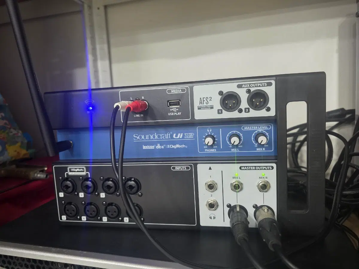 Soundcraft Ui12 디지털 믹서