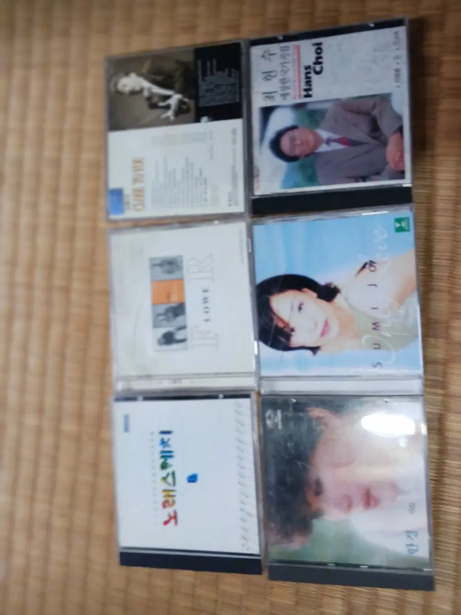 노래 모음 CD는 없음 6장 ..케이스및 표지만 있음