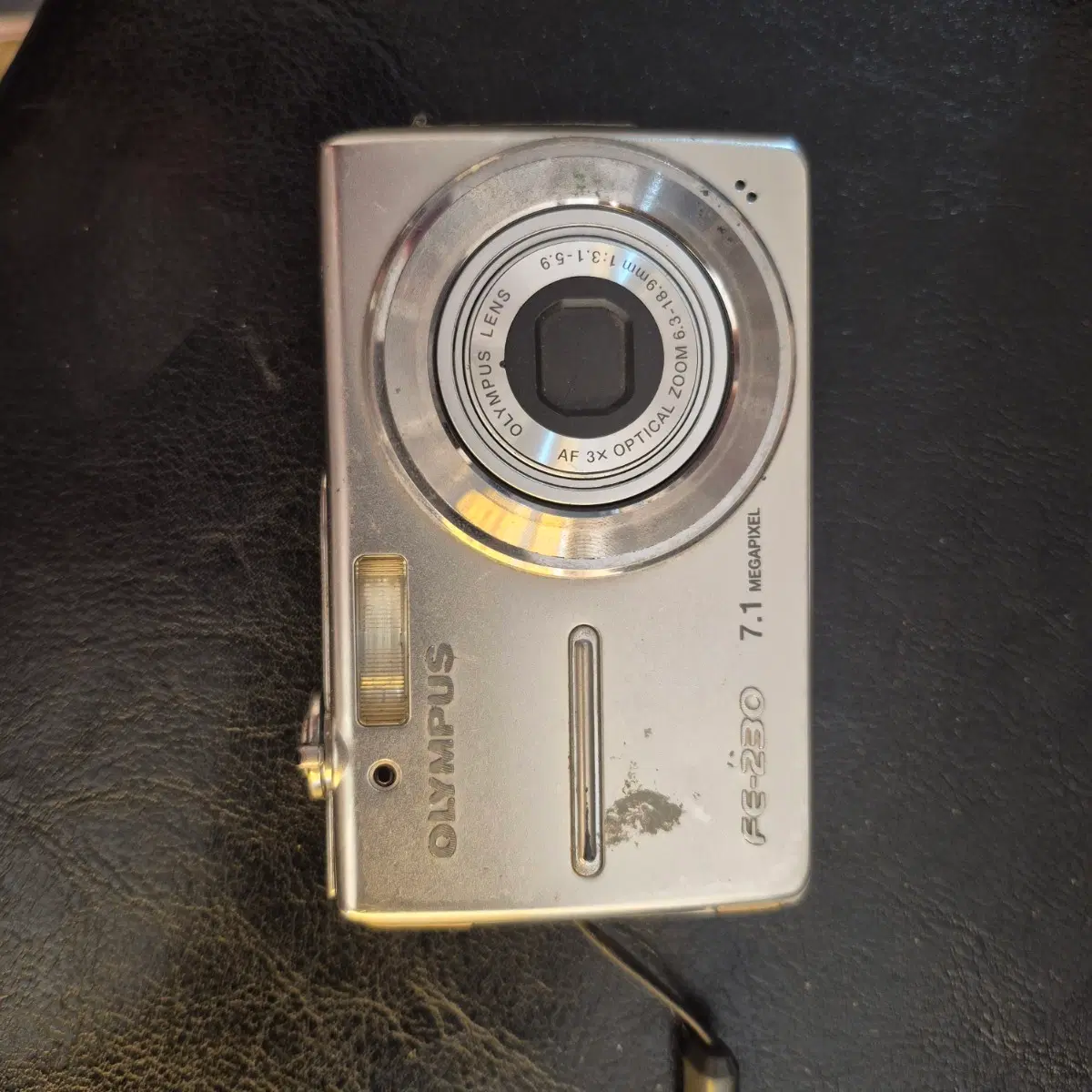 올림푸스 FE-230 7.1 메가픽셀 카메라