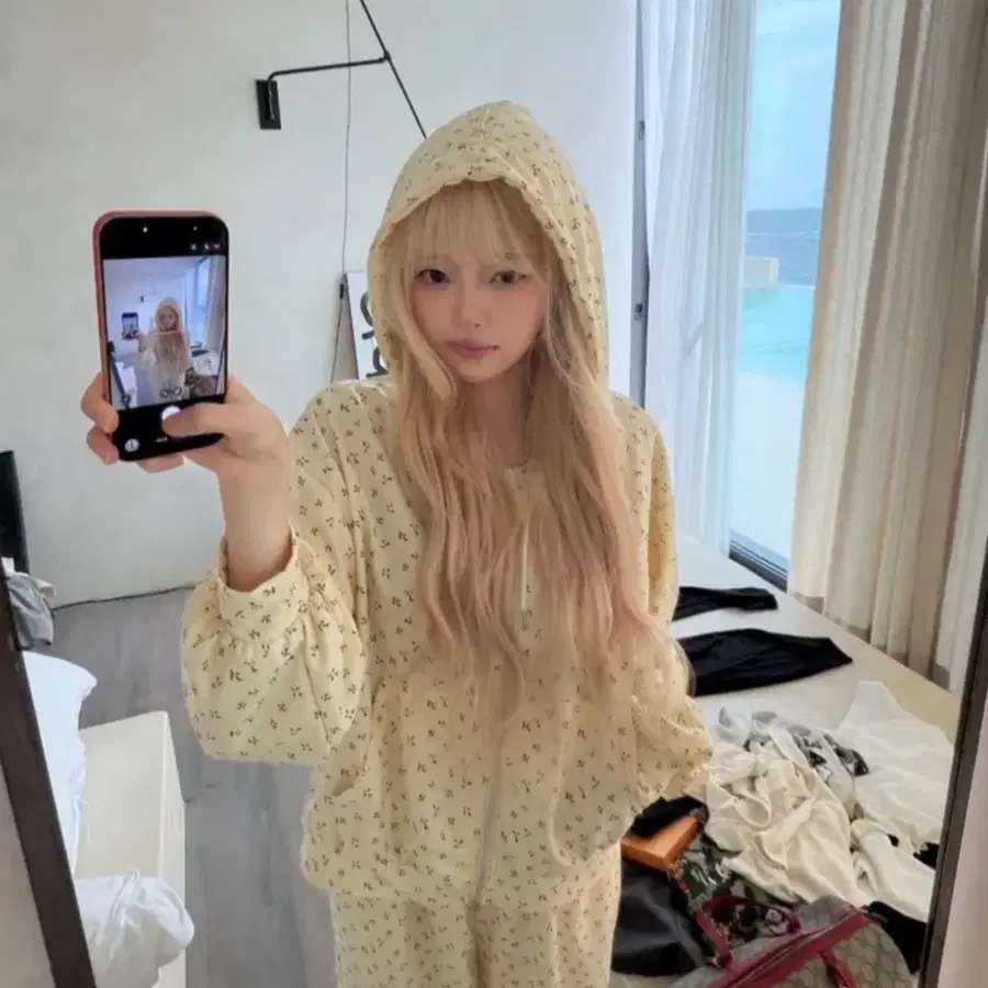 에이블리 우아우아 와플 후드 투피스 셋업 트레이닝 옐로우