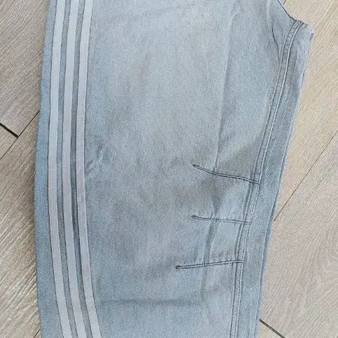 아디다스 데님팬츠 미착용