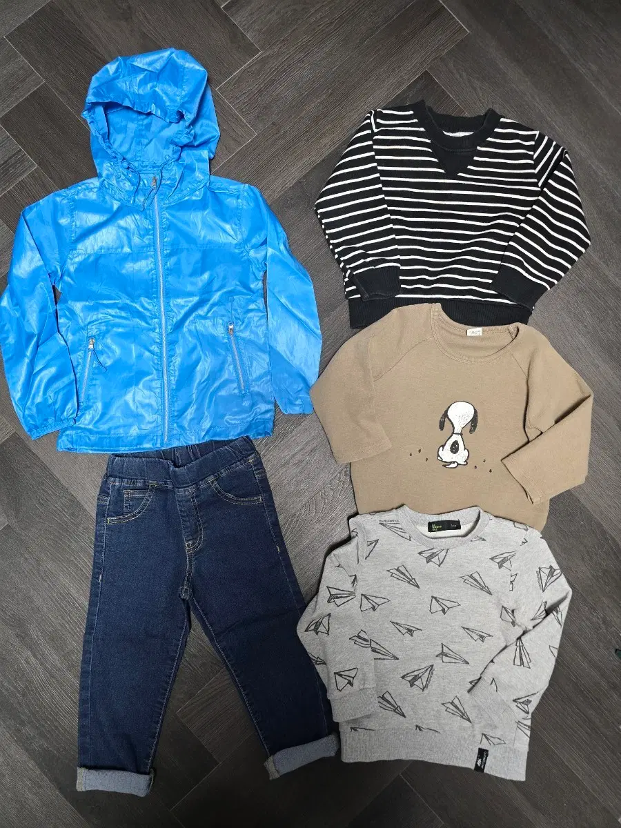 바람막이 티셔츠 청바지 일괄
