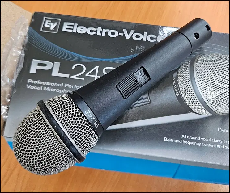 [미사용품] EV Electro-Voice PL24S 보컬용 다이나믹 마이크 (스위치형)