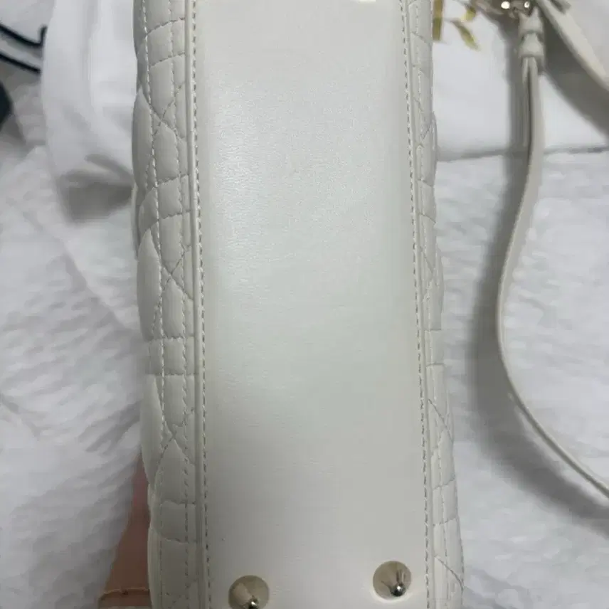 디올 정품 레이디백 스몰 라떼 화이트 사진 4
