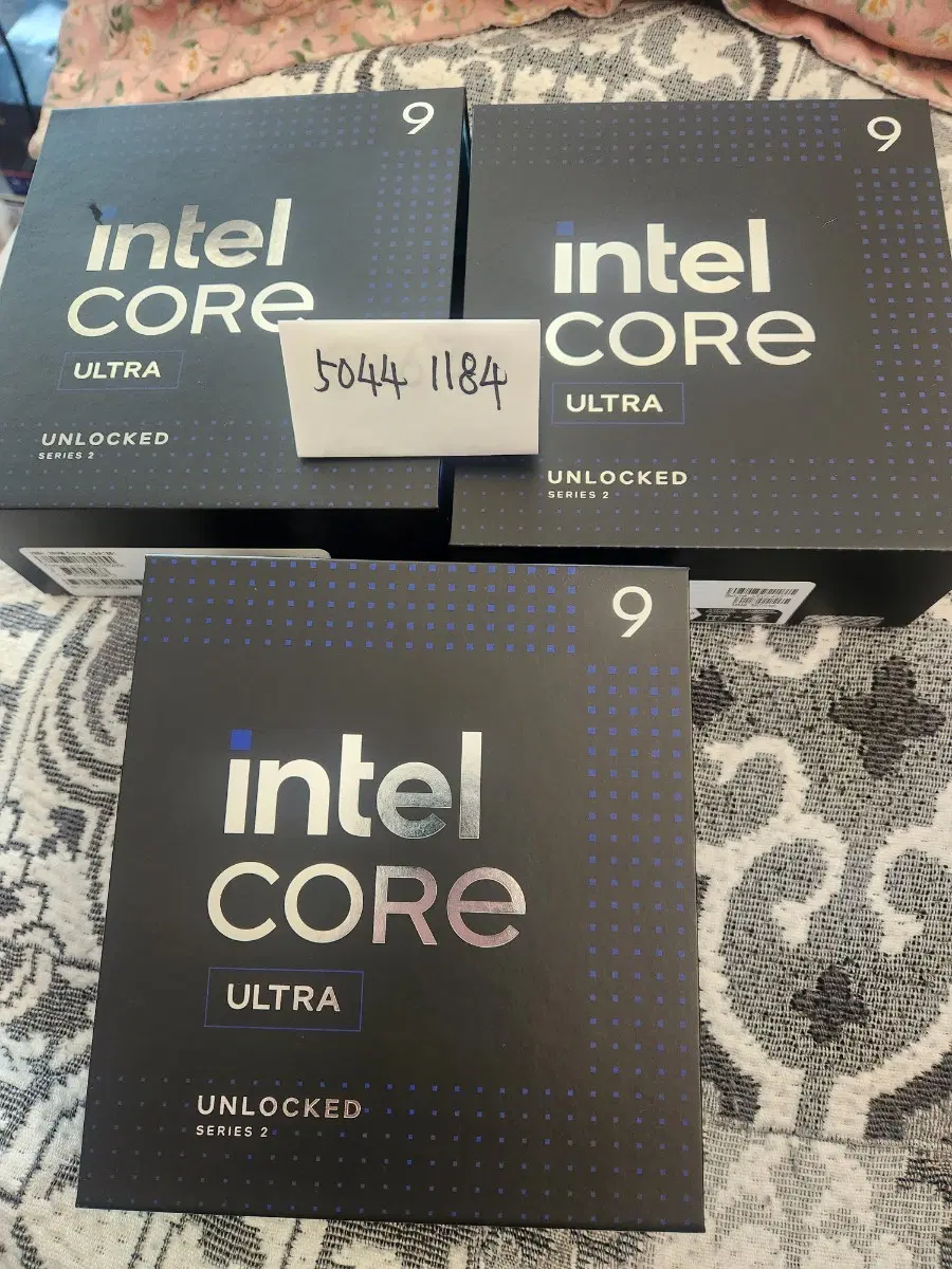 인텔 울트라9 285k cpu 미개봉 2개 중고사용품 1개