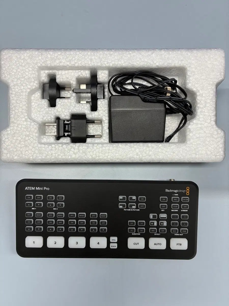 Blackmagicdesign ATEM Mini Pro 전원 어댑터 포함
