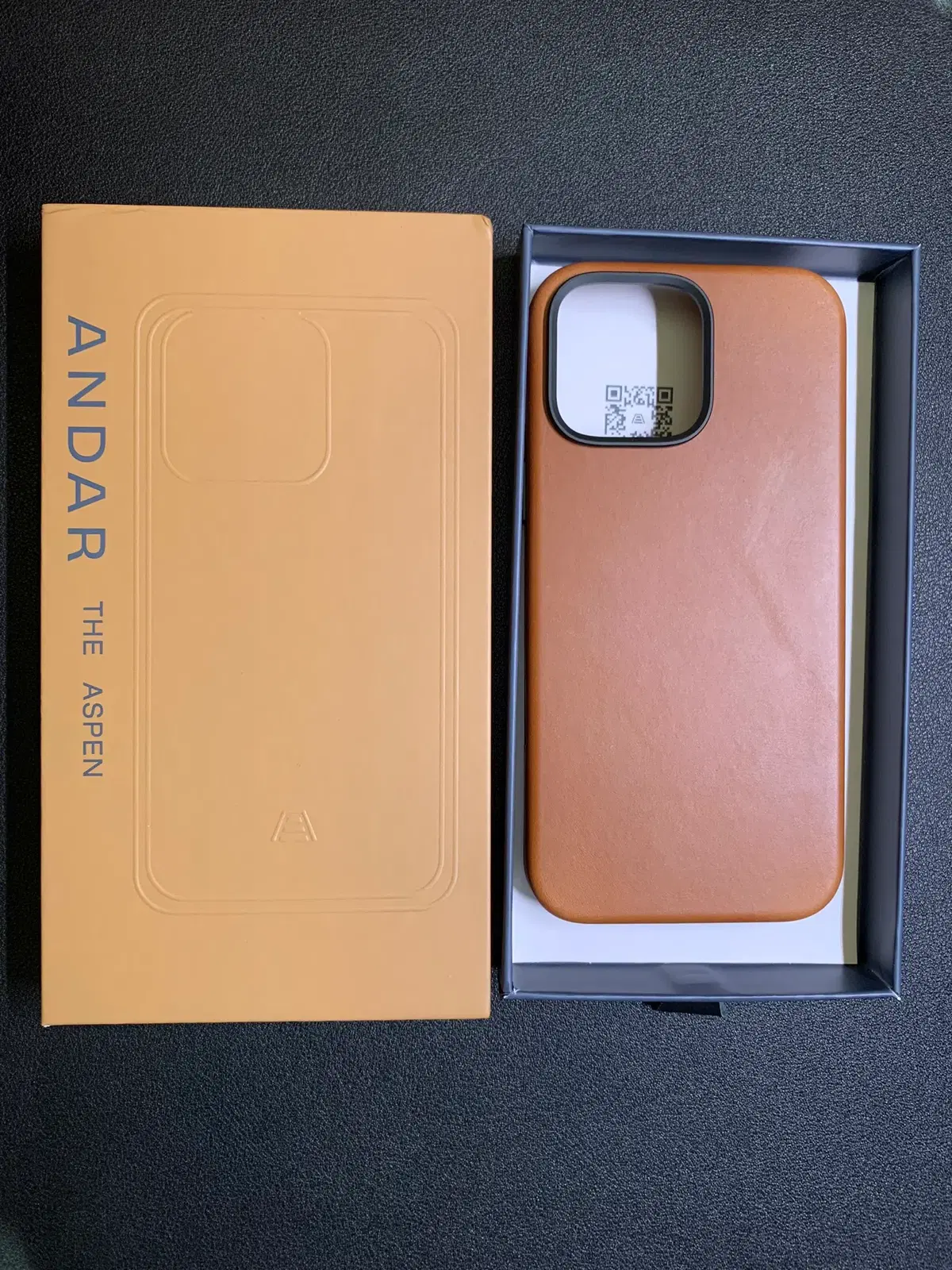 Andar 아이폰 16 프로맥스 가죽 케이스 The Aspen Camel tan