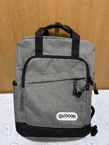 OUTDOOR PRODUCTS 스퀘어형 백팩 14L 그레이