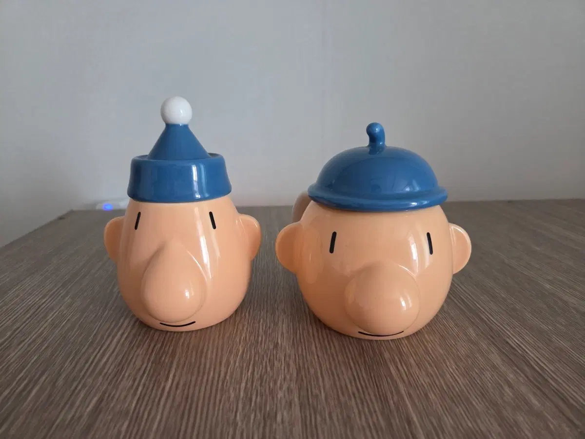 미사용 개봉 패트와 매트 머그컵