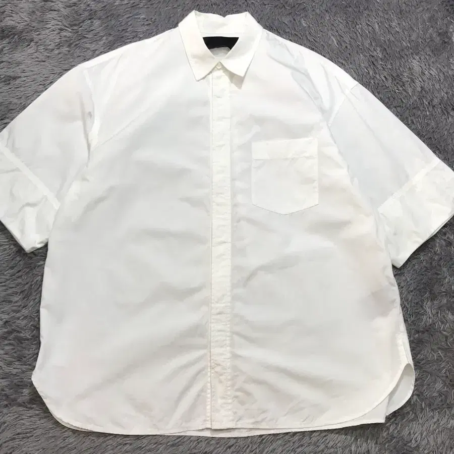 [[48(XL),한글택,A급] 준지(Juun.J) 오버핏 화이트 반팔셔츠1070