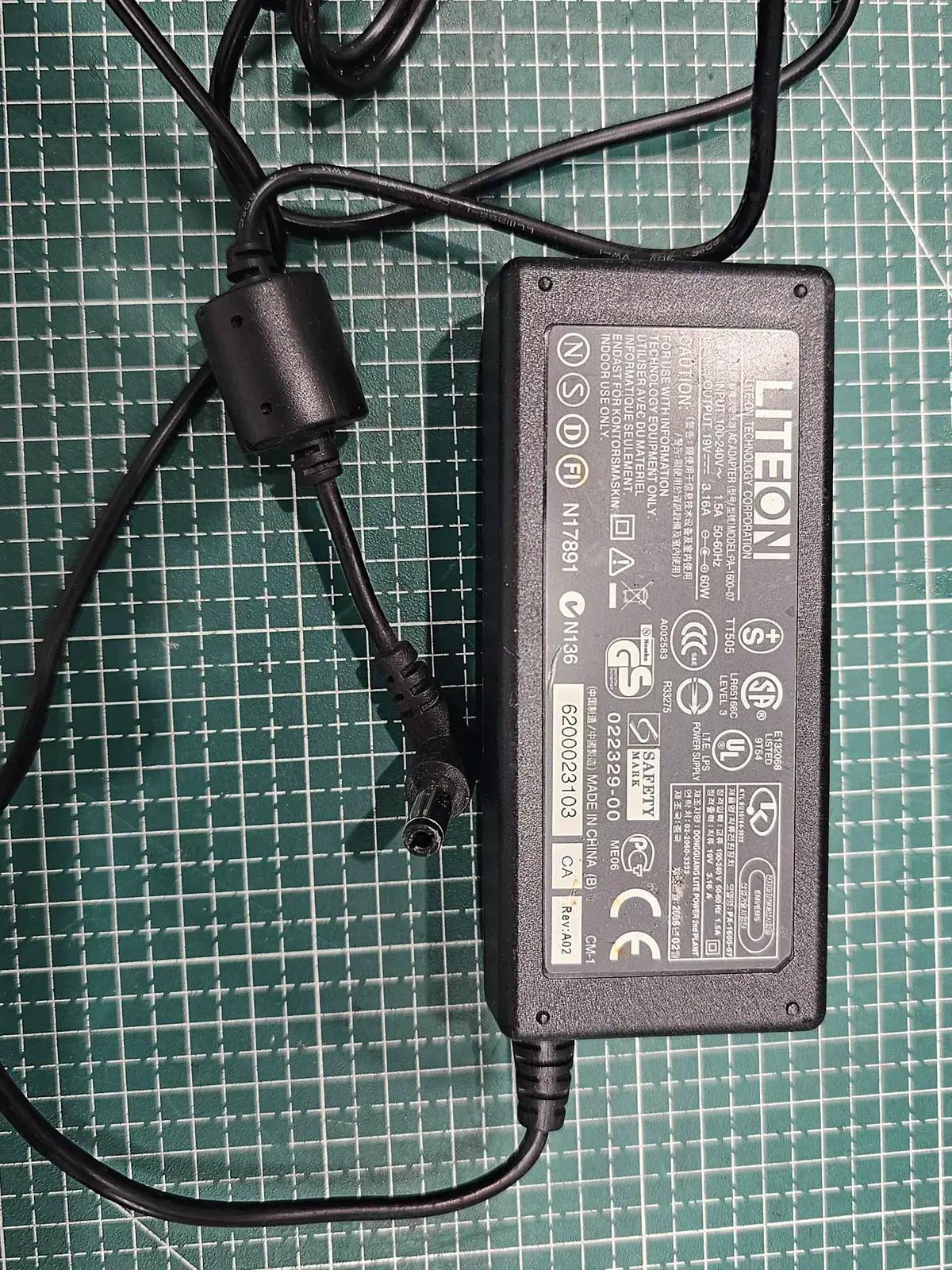 도시바 노트북 충전기 60W