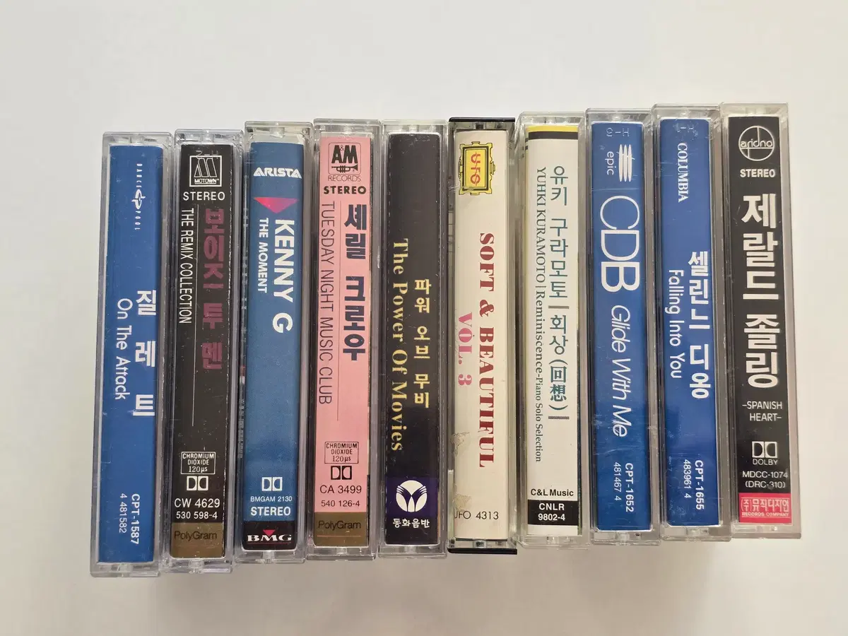 39 질렛트, 보이즈 투 멘, 케니 지, 셰릴 크로우, 파워 오브 무비, 소프트 앤 뷰티풀 3, 유키 구라모토, 씨디비, 셀린 디옹, 제랄드 졸링 카세트테이프 총 10개 일괄판매