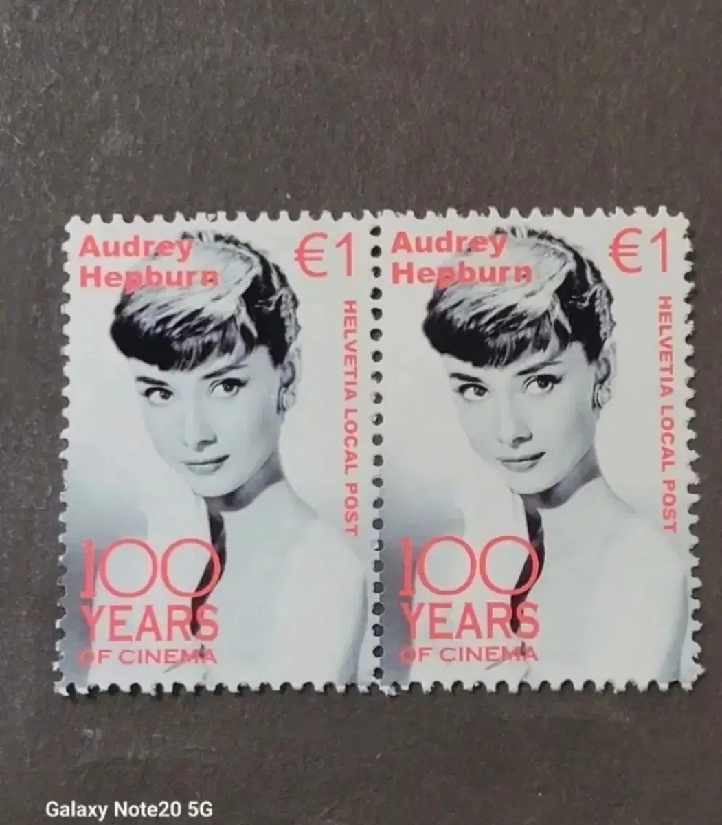1995년 세계영화100주년오드리햅번 기념 우표 2장Audrey Hepburn