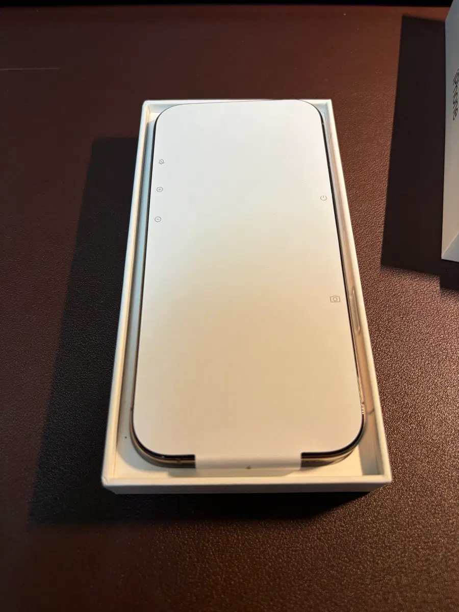 아이폰 16 Pro 256GB 미사용 / 배터리 100%