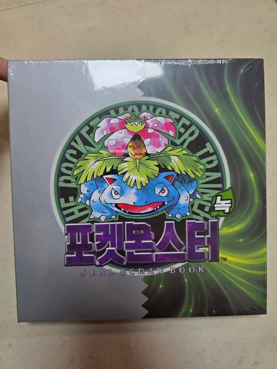 포켓몬 띠부씰북 (이상해꽃 리자몽)