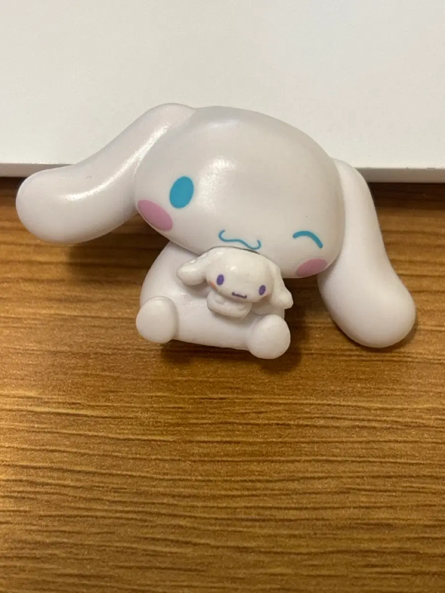 시나모롤 인형과 함께 가챠 판매