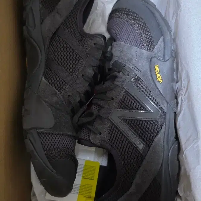 뉴발란스 미니머스 MT10OAC (BLACK) 280 판매합니다