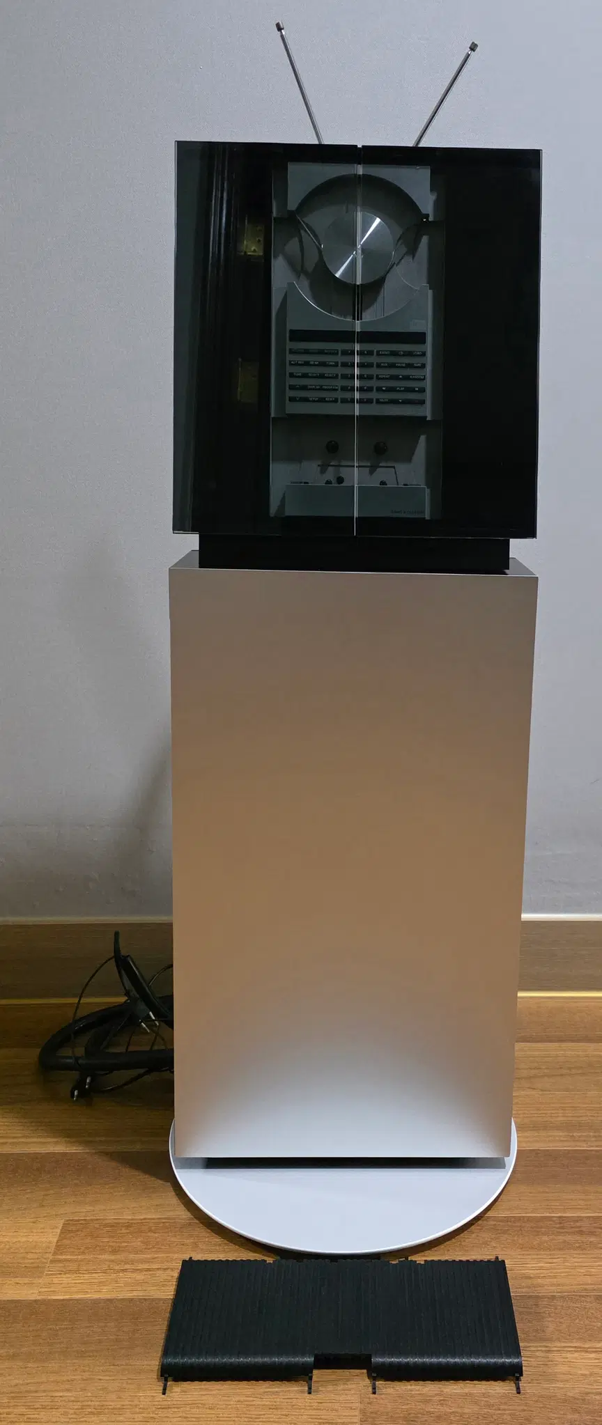 B & O BeoSound Ouverture beolab-8000 스피커