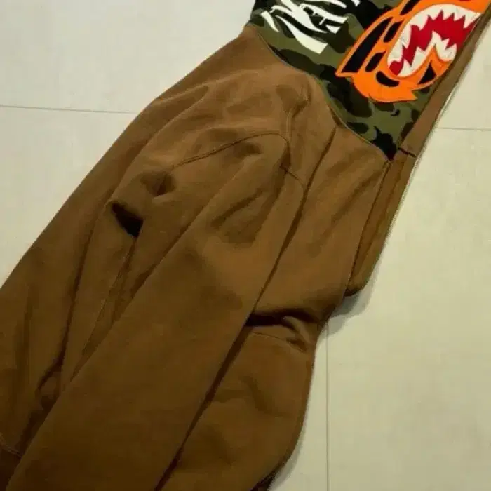 베이프 후드집업