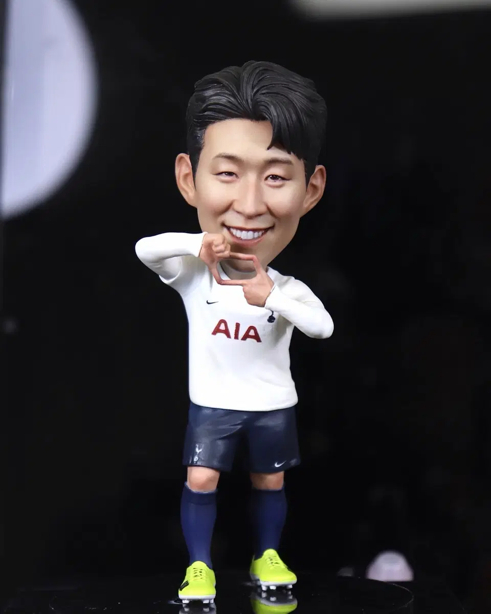 손흥민 피규어 팝니다