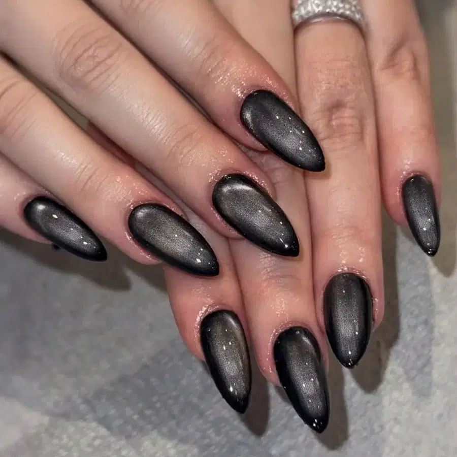 your nail mood, made by me | 블랙 자석젤 네일