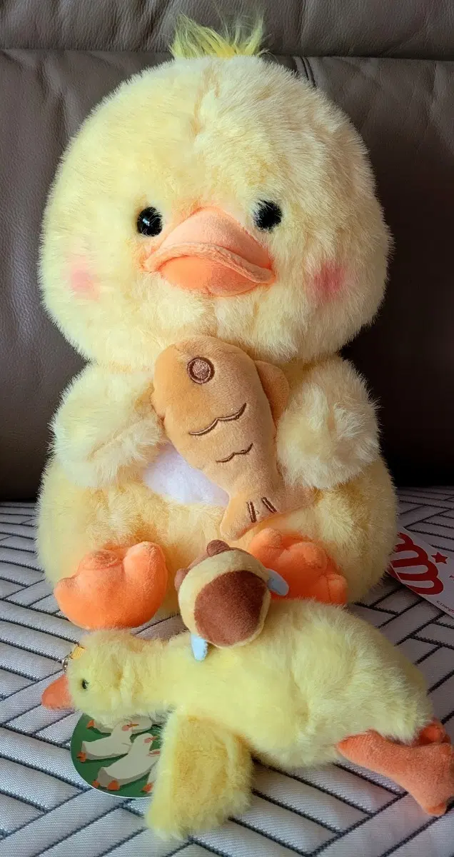 짱프렌즈 붕어빵안은 30cm 노란 오리인형 + 꿀벌업은 오리 키링인형 (새상품)