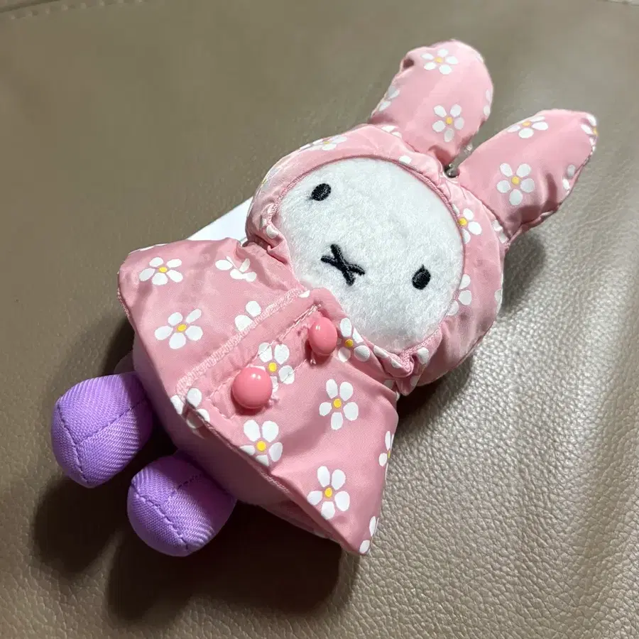 (미사용) 우비 입은 미피 인형 키링