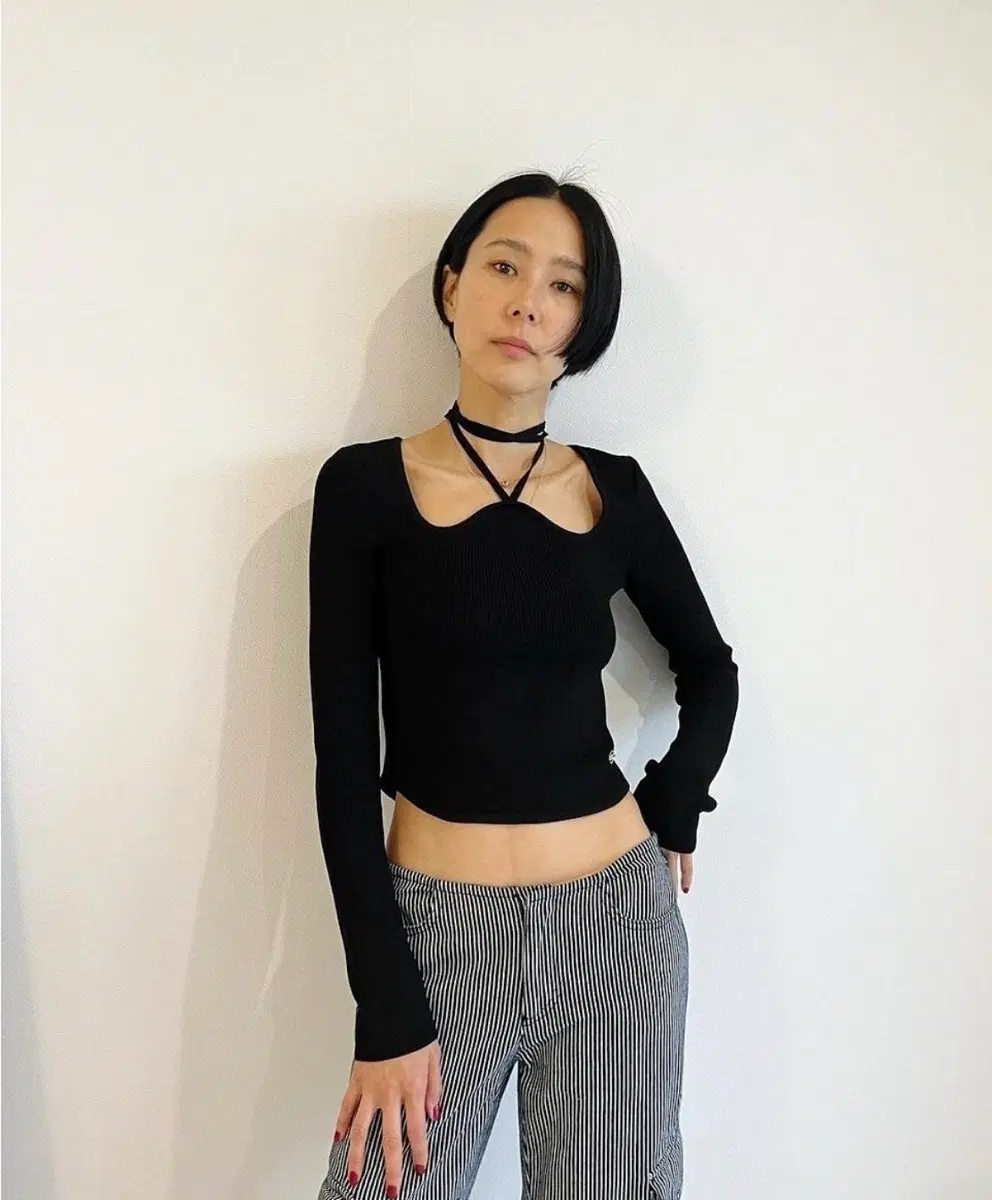 (김나영, 이성경 착용) 렉토 시그니처 넥 모나코 니트