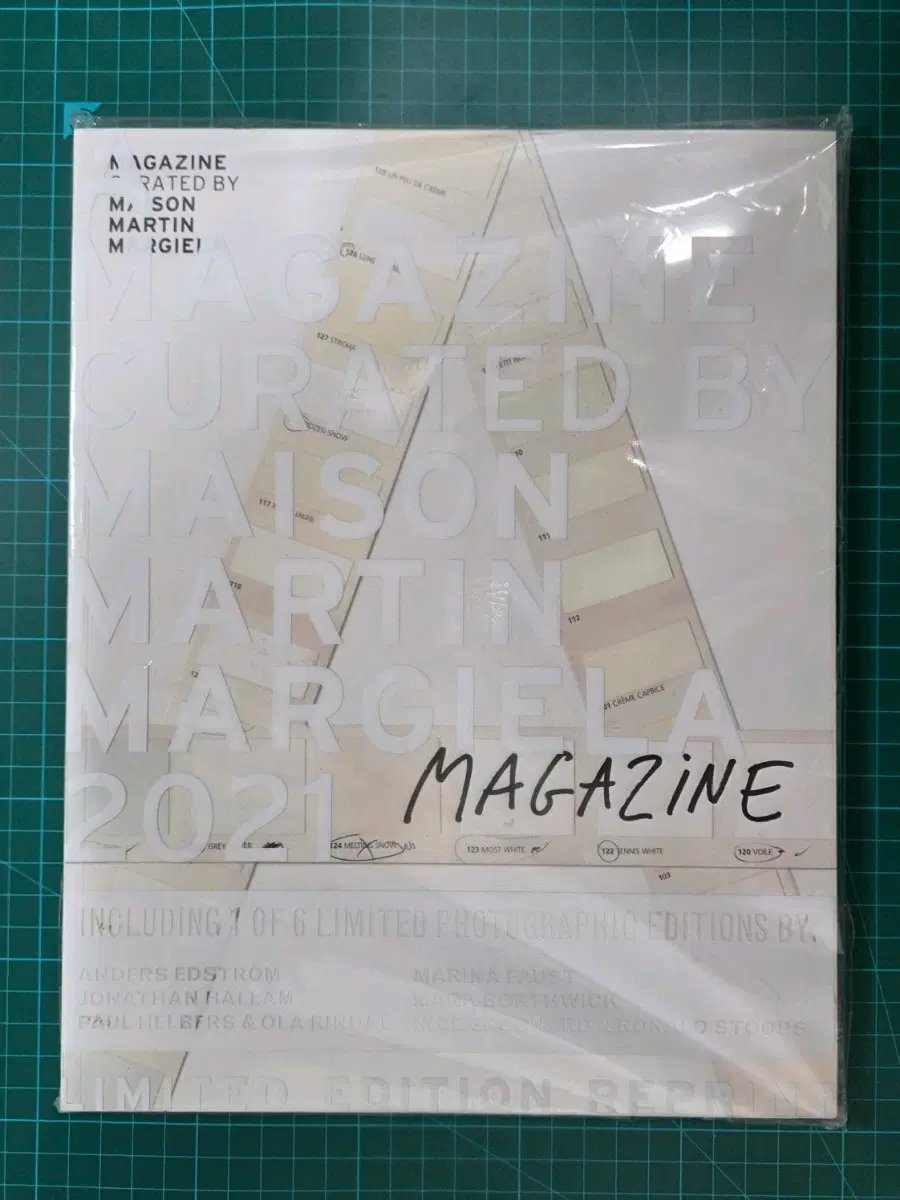 [미개봉] A Magazine Curated by Maison Martin Margiela 메종 마틴 마르지엘라