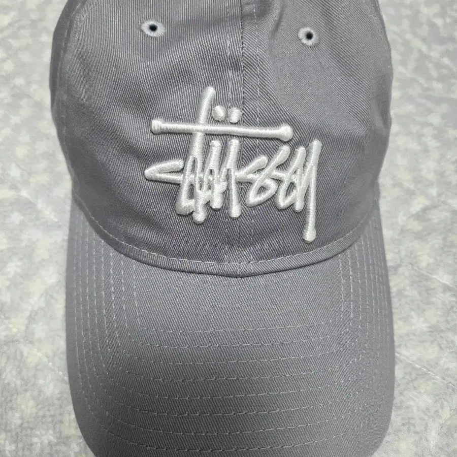 스투시 볼캡 스틸 그레이