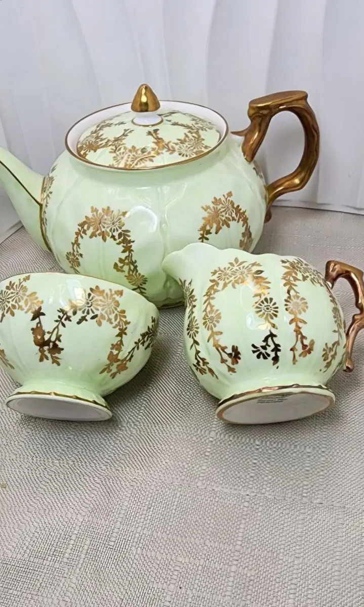 황실찻잔앤슬리 Aynsley 1930s 빈티지 민트 골드 티포트 크리머 슈가볼 3P 영국 본차이나