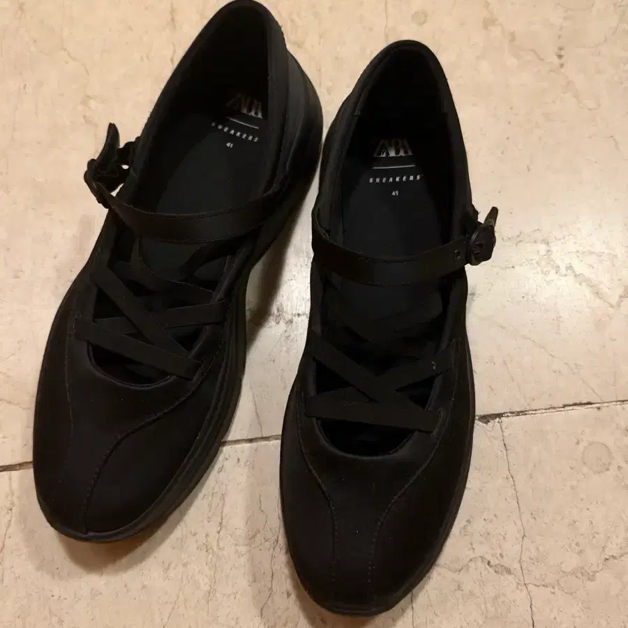 자라 ZARA 통굽 운동화 구두 스니커즈 41사이즈 에잇세컨즈