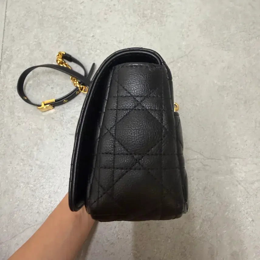 디올 카로 스몰 백 블랙 (금장) 새상품급 / 풀구성 + 이너백 사진 4