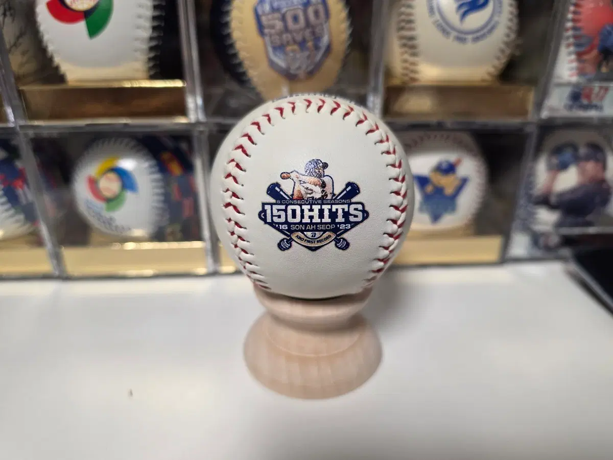 손아섭 KBO 최초 8시즌 연속 150안타 기념구
