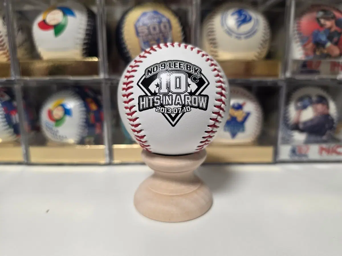 이병규 KBO 최초, 최다 10연타석 안타 기념구