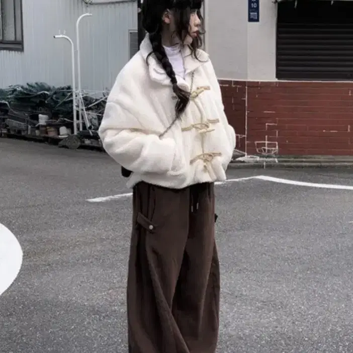 애니원모어 떡볶이 퍼 코트 아이보리
