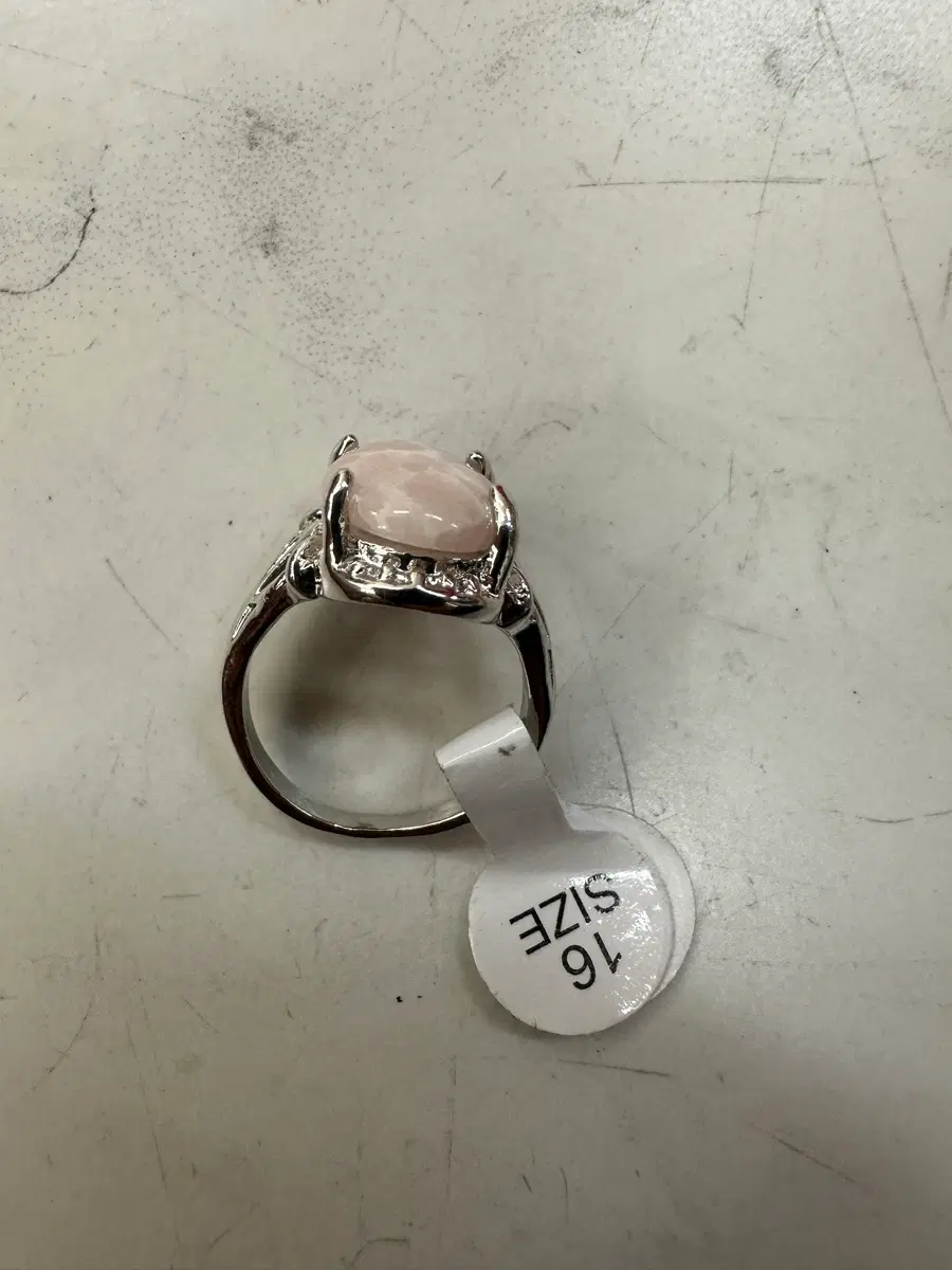 미사용 럭셔리한 천연 로즈쿼츠(장미수정) 앤틱 반지 (16호) 판매합니다