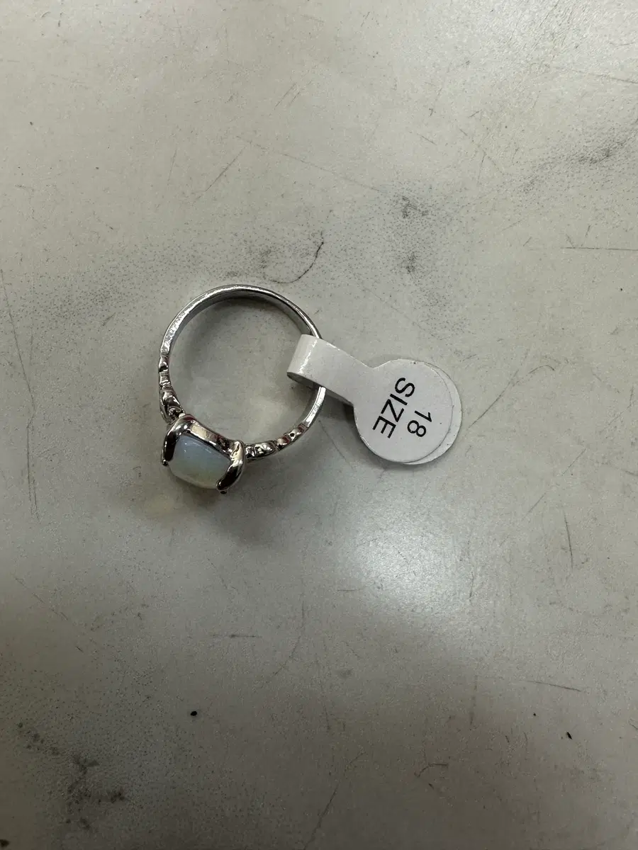 럭셔리 [미사용/새상품] 천연 오팔라이트 밀키 오팔 앤틱 빅원석 반지 18호 60000원 팝니다