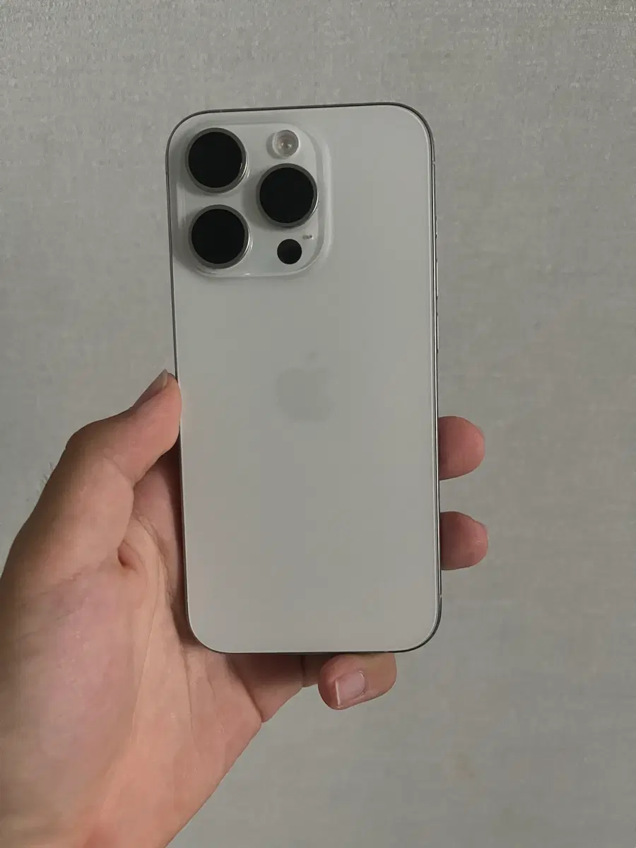 아이폰 15프로 화이트 256GB S급