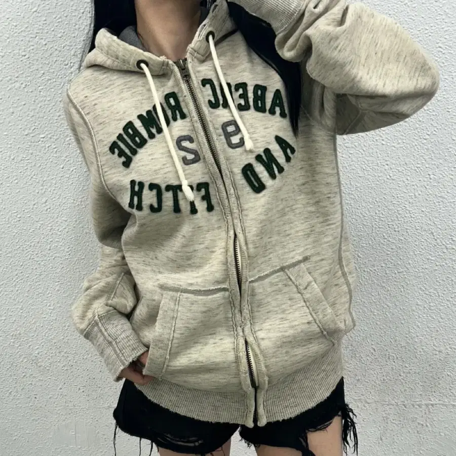 아베크롬비 센터로고 쿠키앤크림 후드집업 L