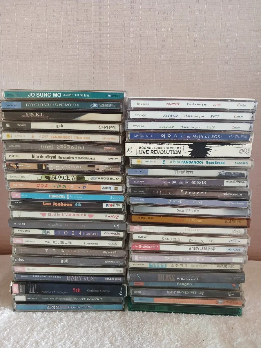 다수의 K-POP CD 앨범 묶음 판매