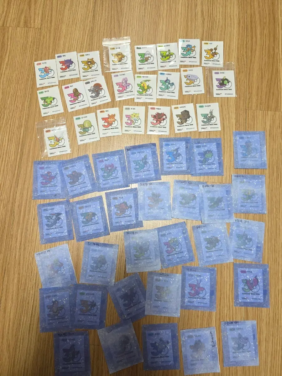 포켓몬 30주년 신상 로고씰팝니다